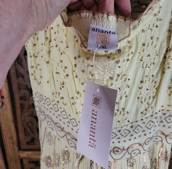 Elegant Lace Maxi Dress in Cream - Picture 2 of 6